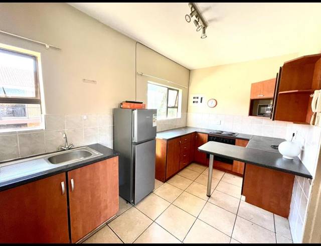 2 BEDROOM PROPERTY TO RENT IN BULT WEST
